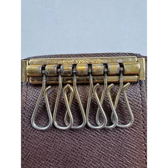 Louis Vuitton Keyholder - Picture 5 of 8
